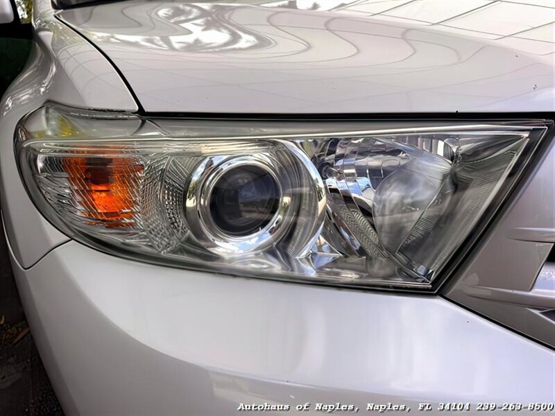 2012 Toyota Highlander   - Photo 39 - Naples, FL 34104