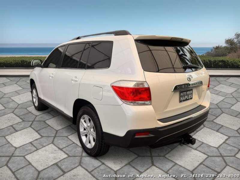 2012 Toyota Highlander   - Photo 29 - Naples, FL 34104