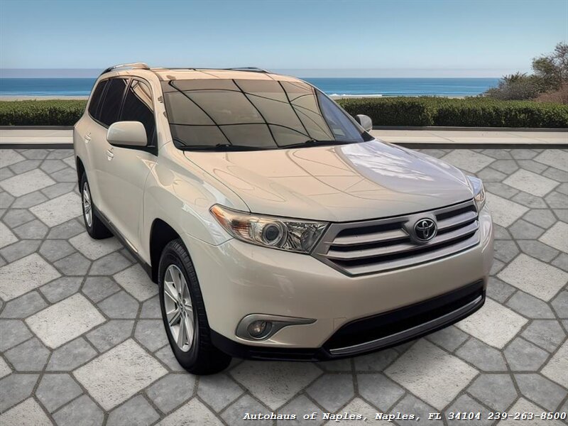 2012 Toyota Highlander   - Photo 1 - Naples, FL 34104
