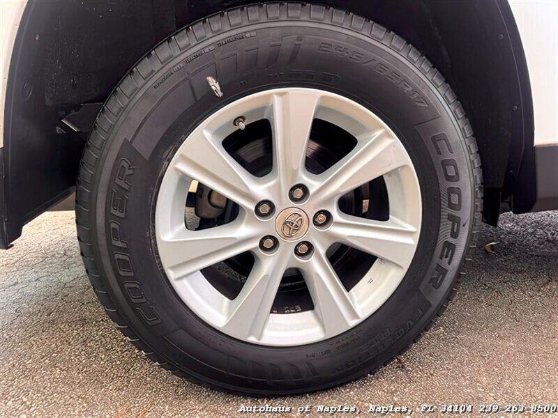 2012 Toyota Highlander   - Photo 41 - Naples, FL 34104