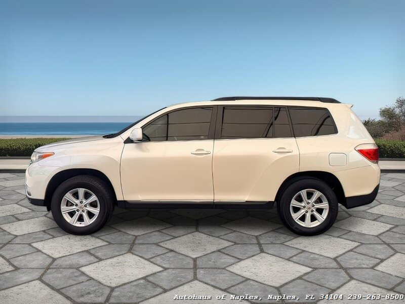 2012 Toyota Highlander   - Photo 3 - Naples, FL 34104