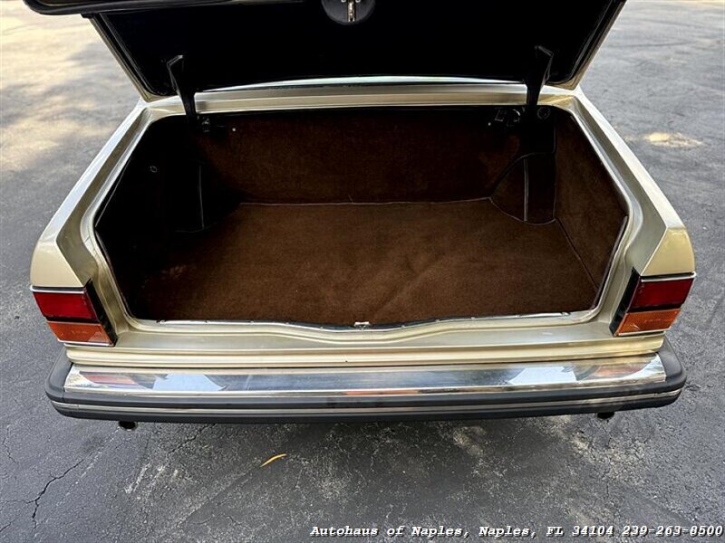 1981 Rolls-Royce Silver Spur   - Photo 35 - Naples, FL 34104