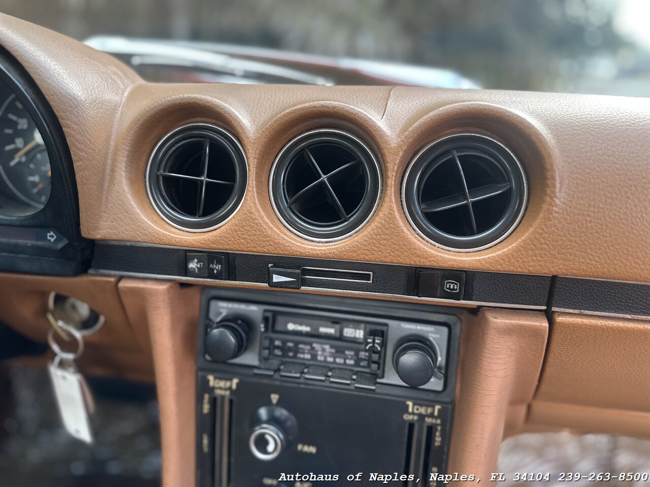 1976 Mercedes Benz 450 SL   - Photo 41 - Naples, FL 34104