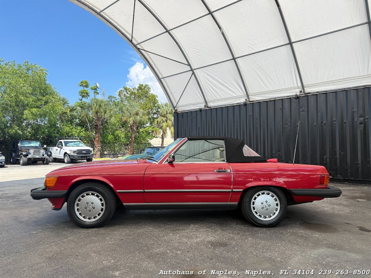 1986 Mercedes-Benz 560-Class 560 SL   - Photo 5 - Naples, FL 34104