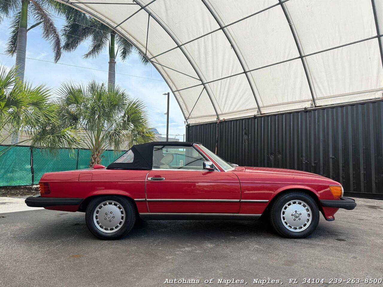 1986 Mercedes-Benz 560-Class 560 SL   - Photo 9 - Naples, FL 34104