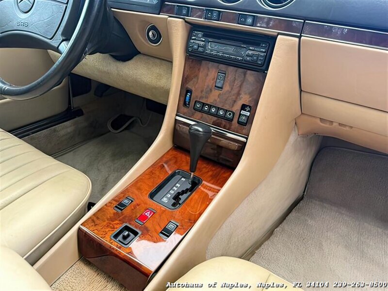 1986 Mercedes-Benz 560-Class 560 SL   - Photo 31 - Naples, FL 34104