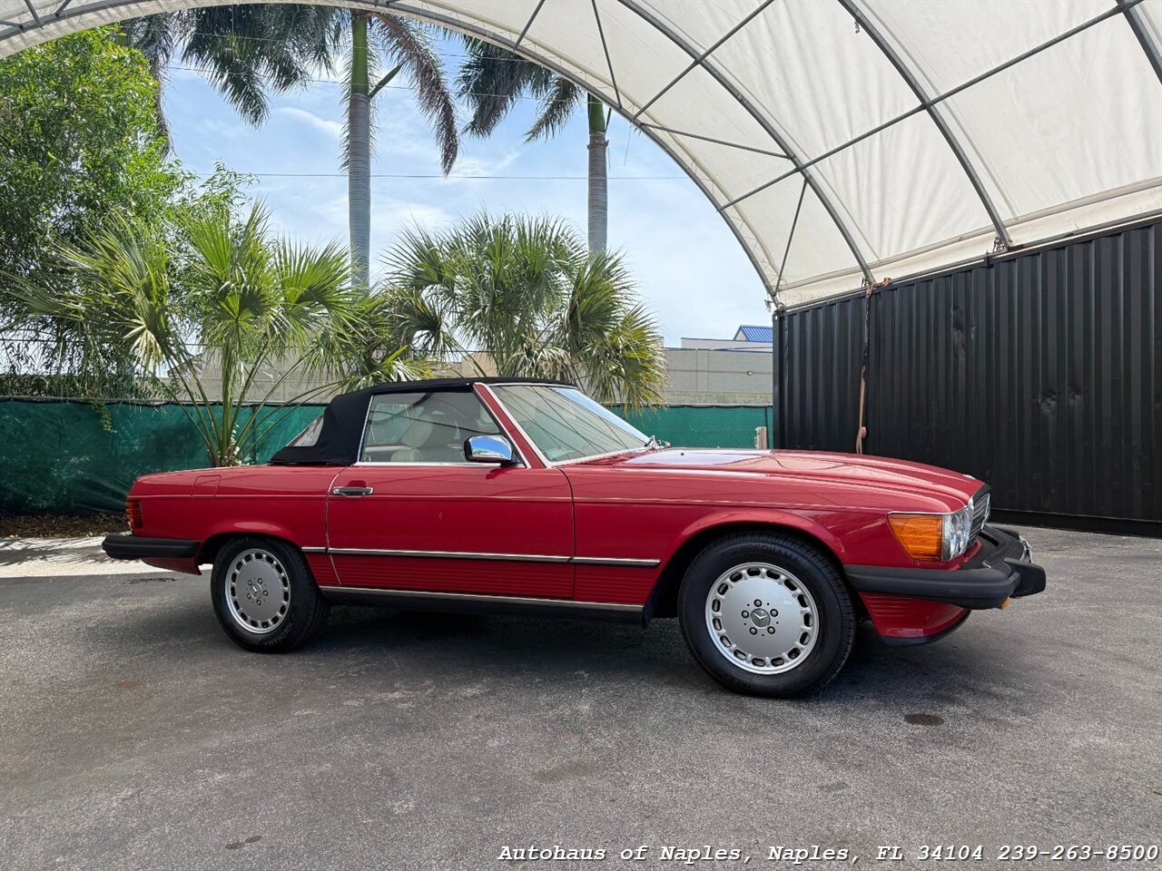 1986 Mercedes-Benz 560-Class 560 SL   - Photo 2 - Naples, FL 34104