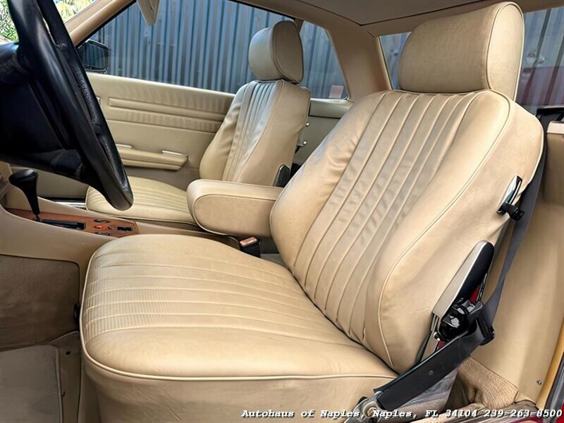 1986 Mercedes-Benz 560-Class 560 SL   - Photo 24 - Naples, FL 34104