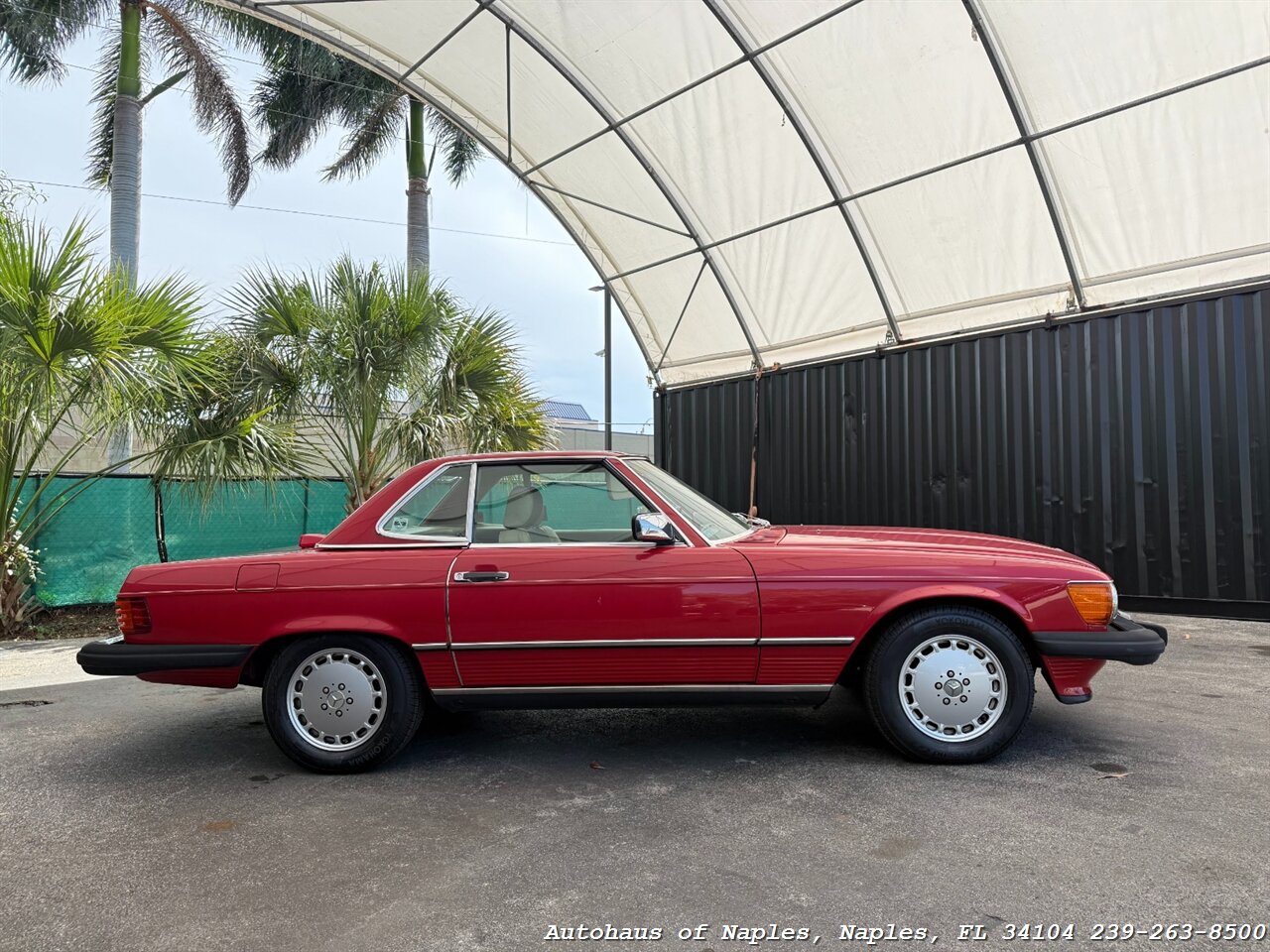 1986 Mercedes-Benz 560-Class 560 SL   - Photo 18 - Naples, FL 34104