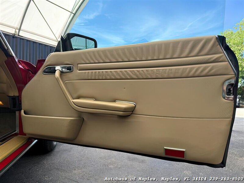 1986 Mercedes-Benz 560-Class 560 SL   - Photo 29 - Naples, FL 34104
