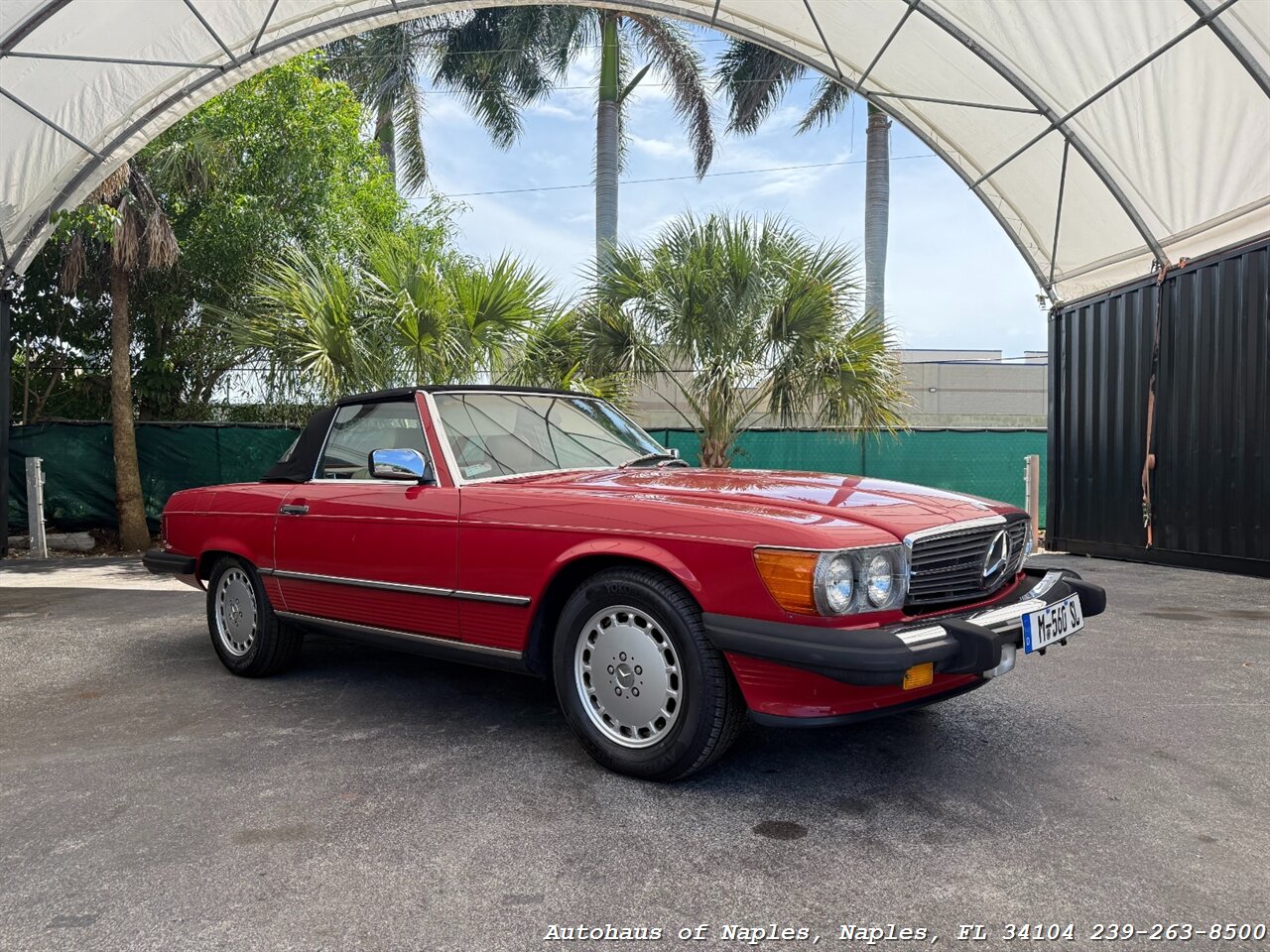 1986 Mercedes-Benz 560-Class 560 SL   - Photo 1 - Naples, FL 34104