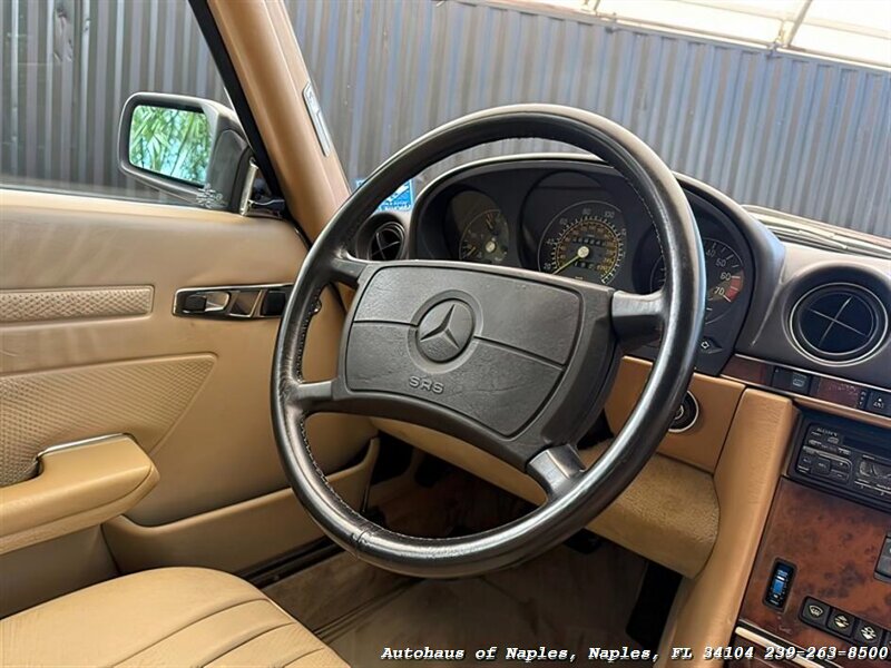 1986 Mercedes-Benz 560-Class 560 SL   - Photo 30 - Naples, FL 34104