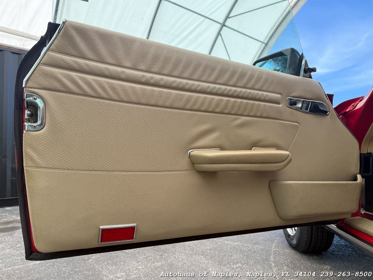 1986 Mercedes-Benz 560-Class 560 SL   - Photo 25 - Naples, FL 34104