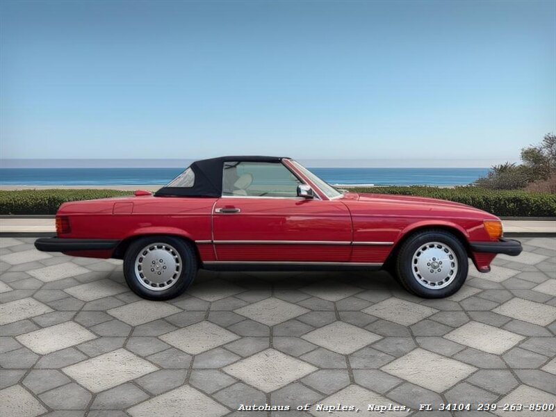 1986 Mercedes-Benz 560-Class 560 SL   - Photo 9 - Naples, FL 34104