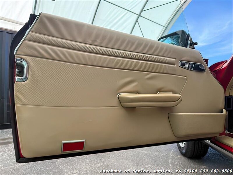 1986 Mercedes-Benz 560-Class 560 SL   - Photo 25 - Naples, FL 34104