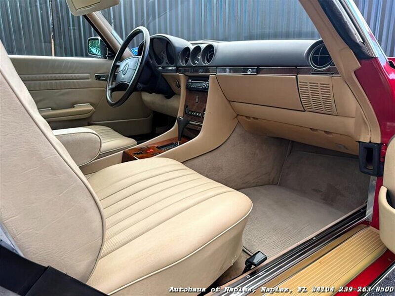 1986 Mercedes-Benz 560-Class 560 SL   - Photo 26 - Naples, FL 34104