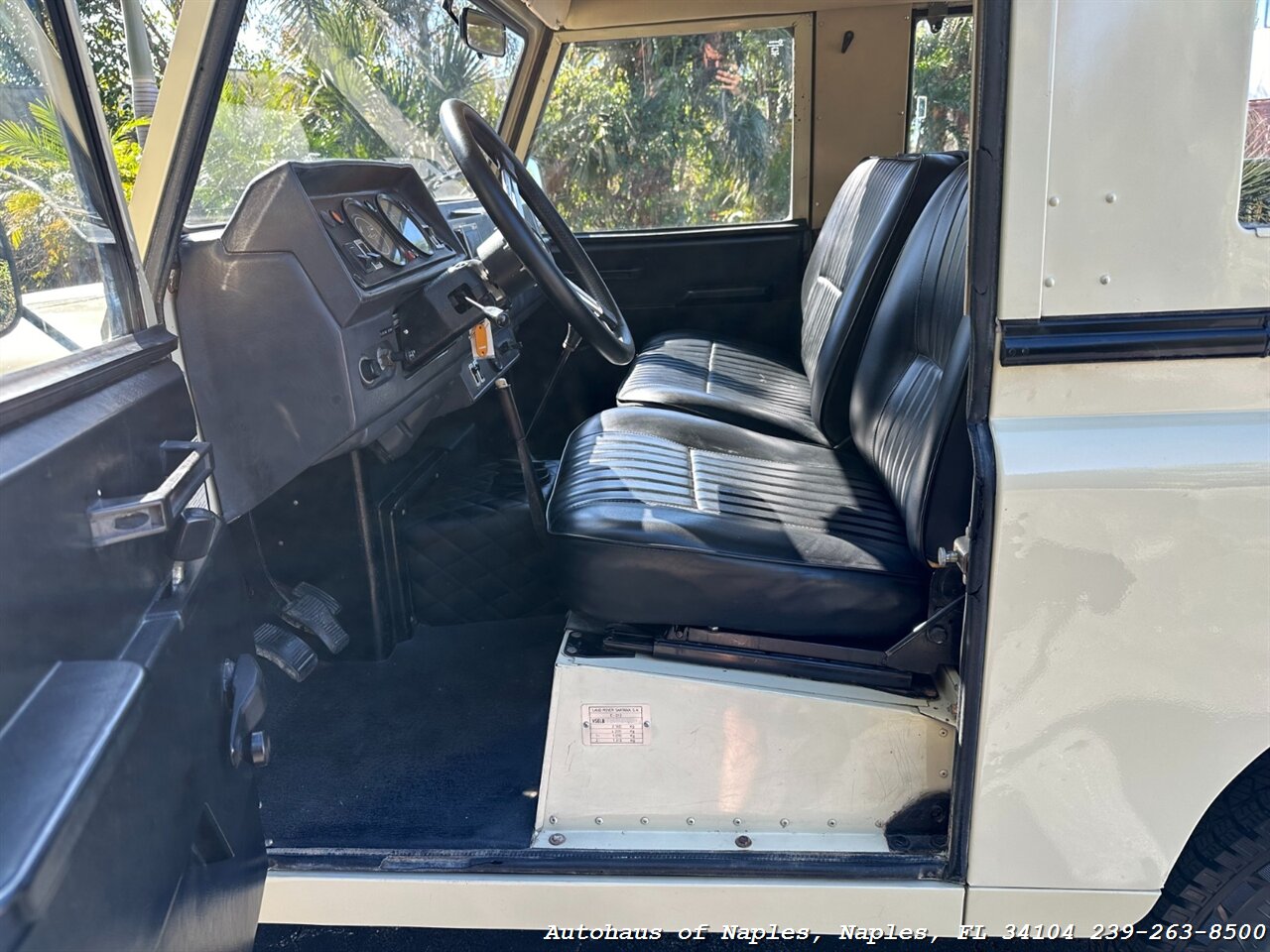 1987 Land Rover Defender 90   - Photo 23 - Naples, FL 34104