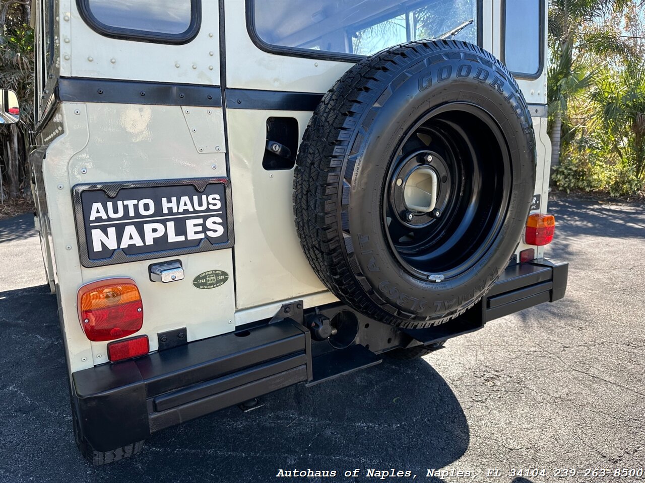 1987 Land Rover Defender 90   - Photo 15 - Naples, FL 34104