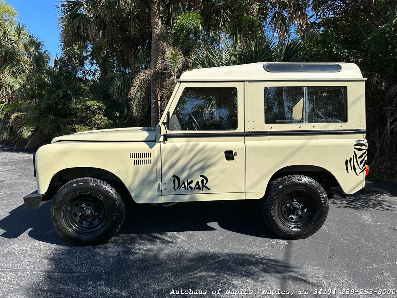 1987 Land Rover Defender 90   - Photo 4 - Naples, FL 34104