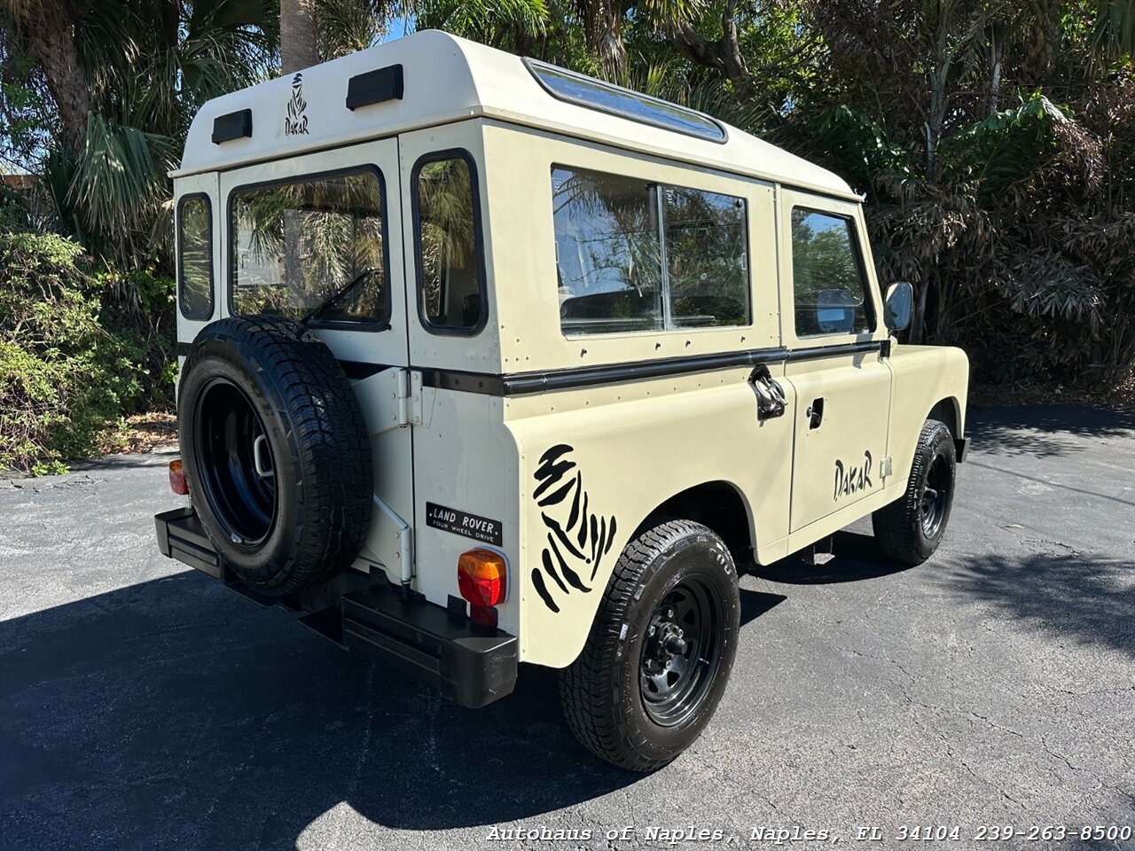 1987 Land Rover Defender 90   - Photo 12 - Naples, FL 34104