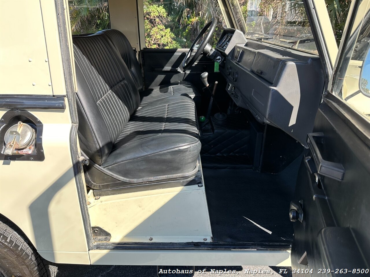 1987 Land Rover Defender 90   - Photo 29 - Naples, FL 34104