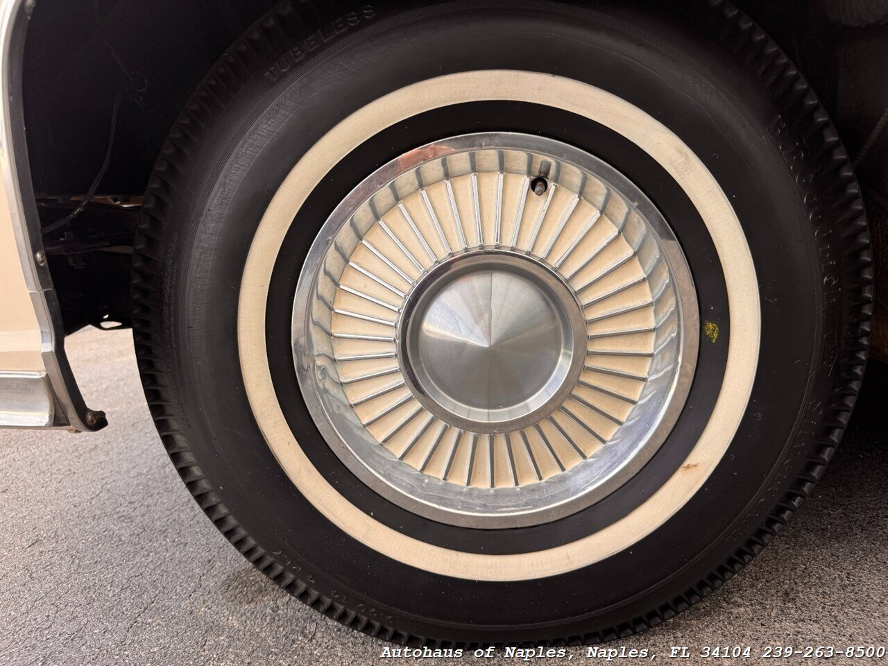 1959 Lincoln Continental   - Photo 34 - Naples, FL 34104