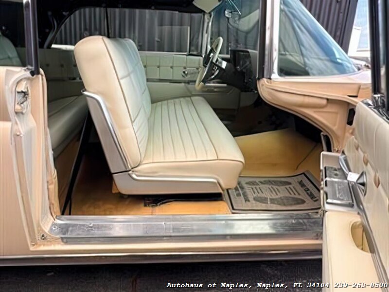 1959 Lincoln Continental   - Photo 70 - Naples, FL 34104