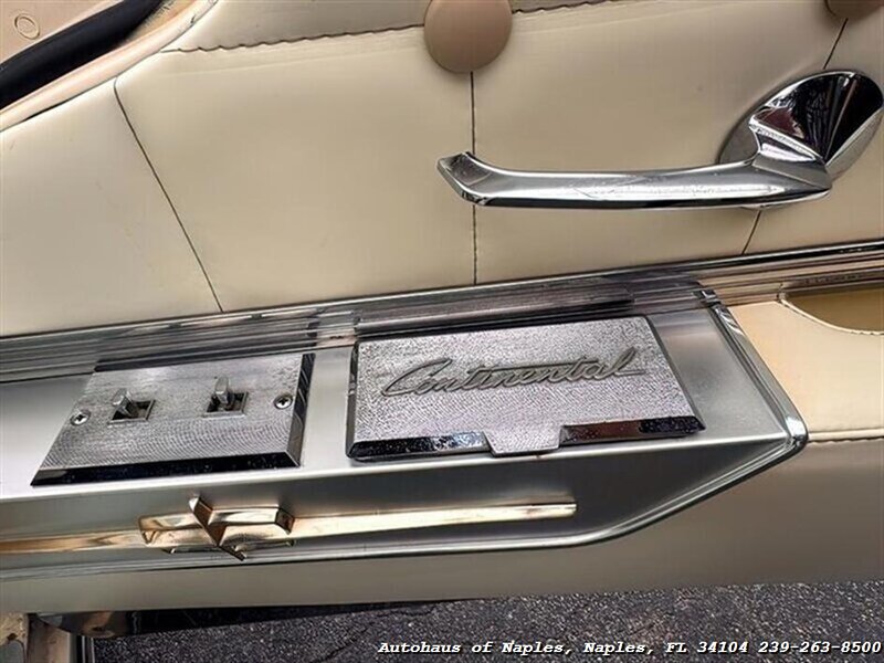 1959 Lincoln Continental   - Photo 19 - Naples, FL 34104