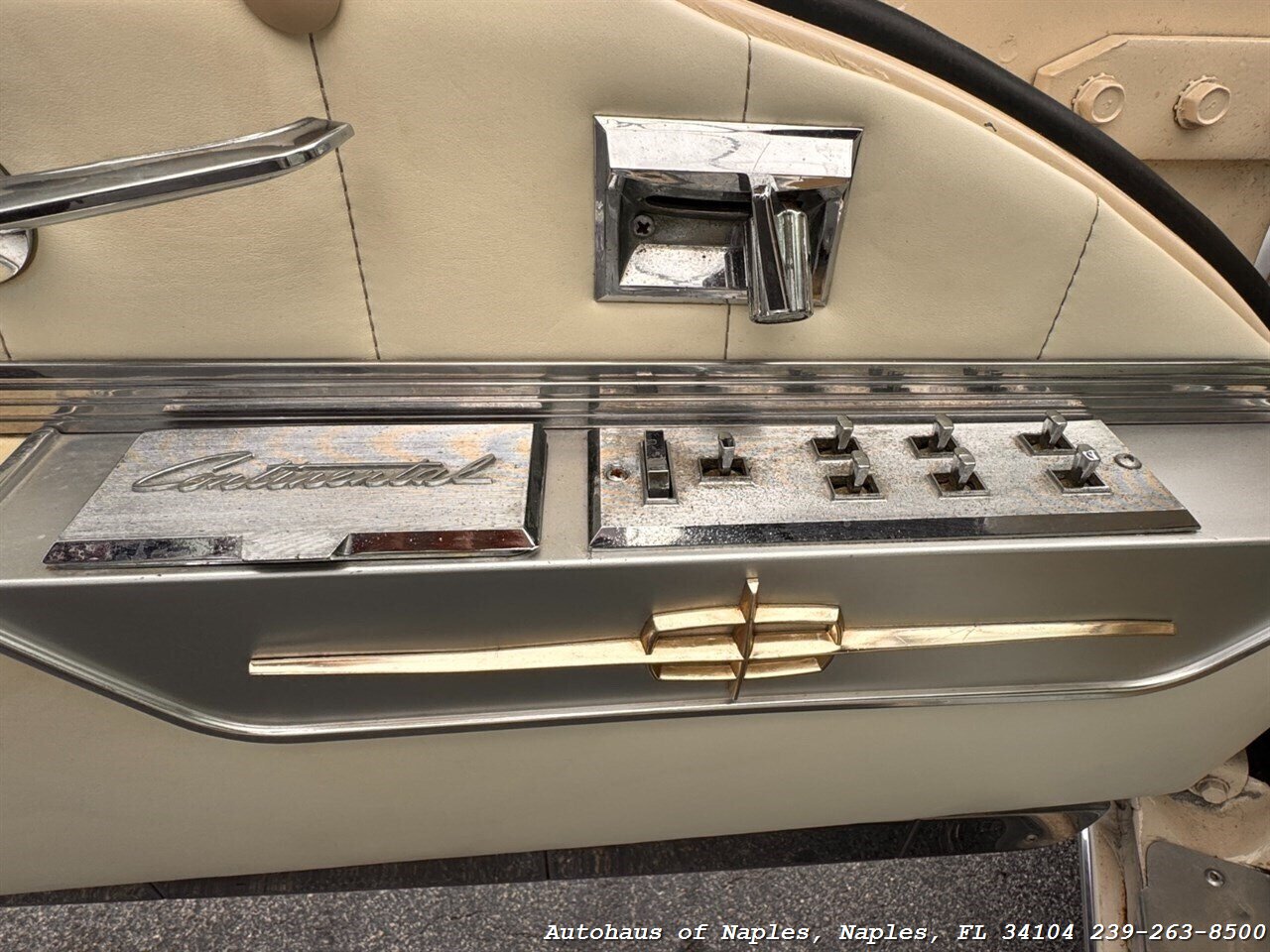 1959 Lincoln Continental   - Photo 22 - Naples, FL 34104