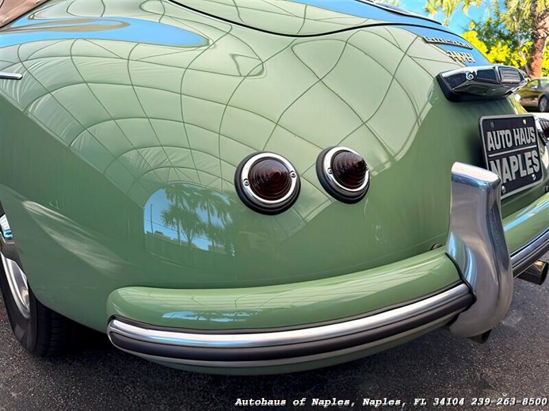 1966 Porsche 356 Speedster Replica   - Photo 34 - Naples, FL 34104