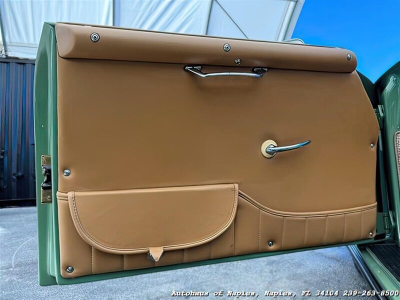 1966 Porsche 356 Speedster Replica   - Photo 45 - Naples, FL 34104