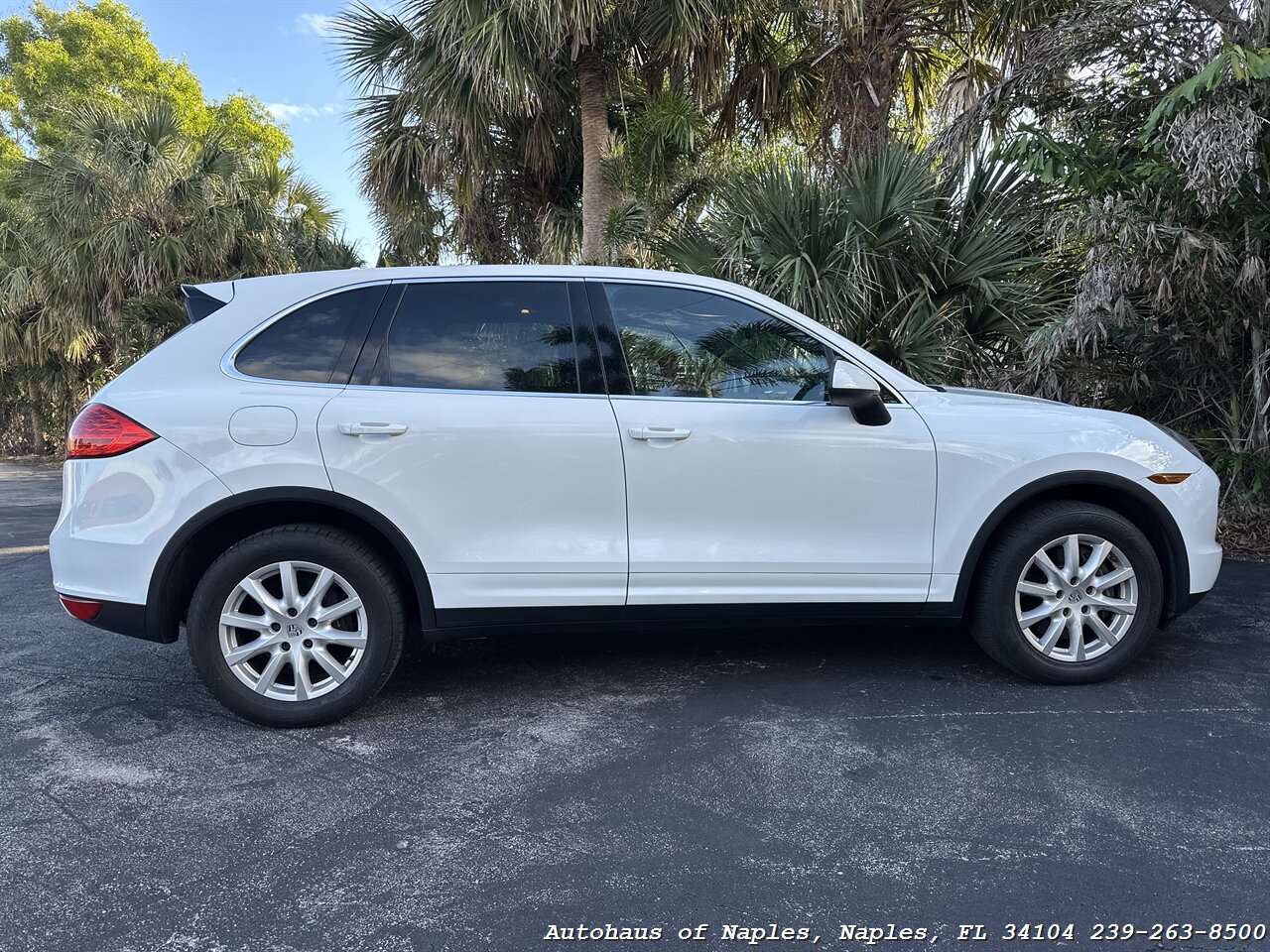 2014 Porsche Cayenne   - Photo 13 - Naples, FL 34104