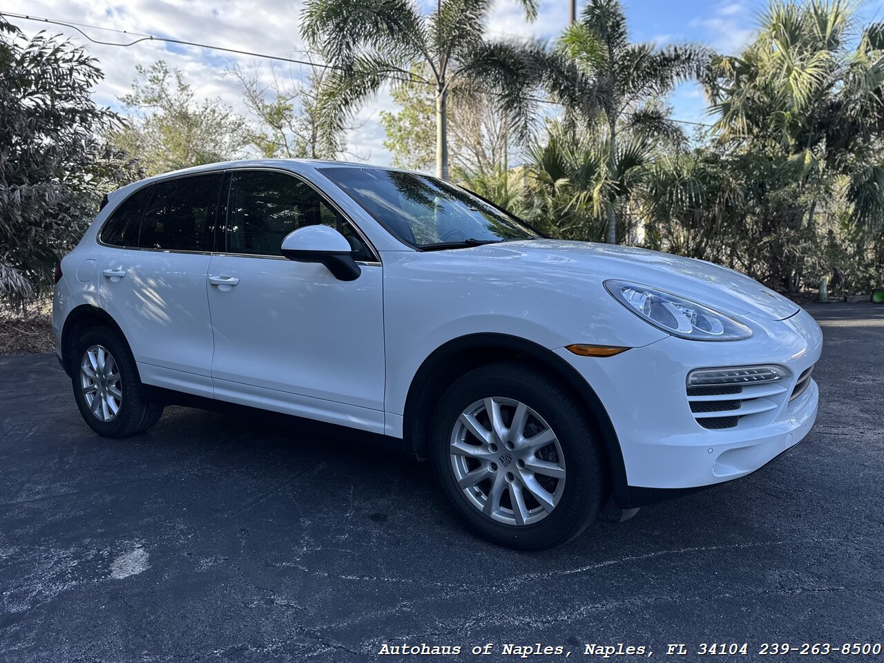 2014 Porsche Cayenne   - Photo 2 - Naples, FL 34104