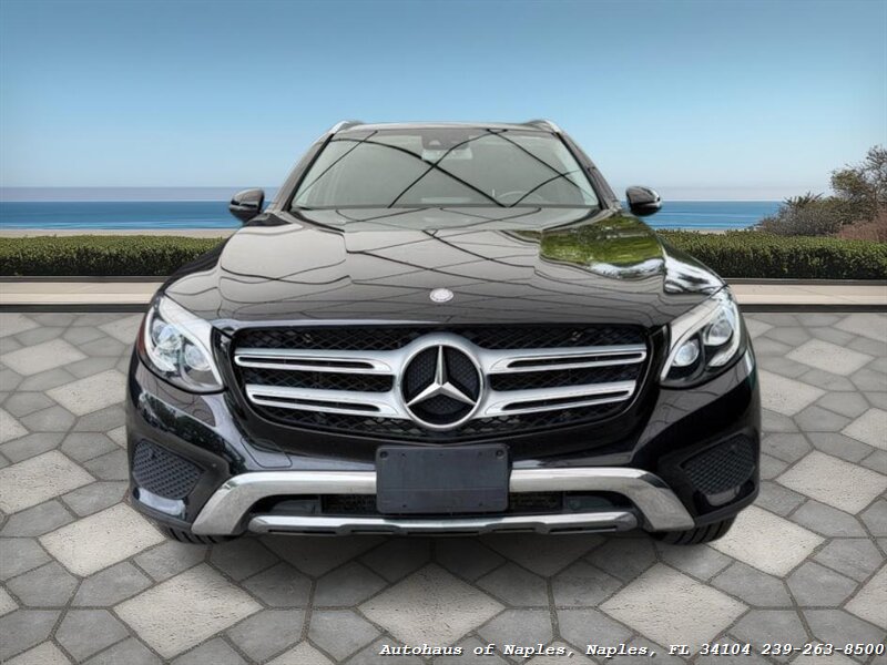 2016 Mercedes Benz GLC 300 4MATIC photo 2