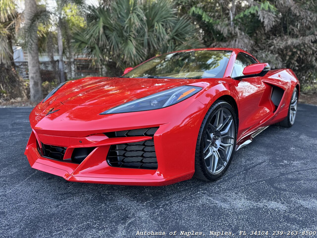 2024 Chevrolet Corvette Z06   - Photo 4 - Naples, FL 34104