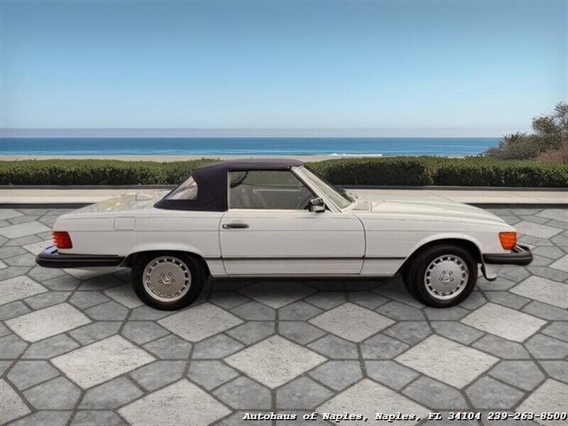1986 Mercedes-Benz 560-Class 560 SL - Photo 3 - Naples, FL 34104