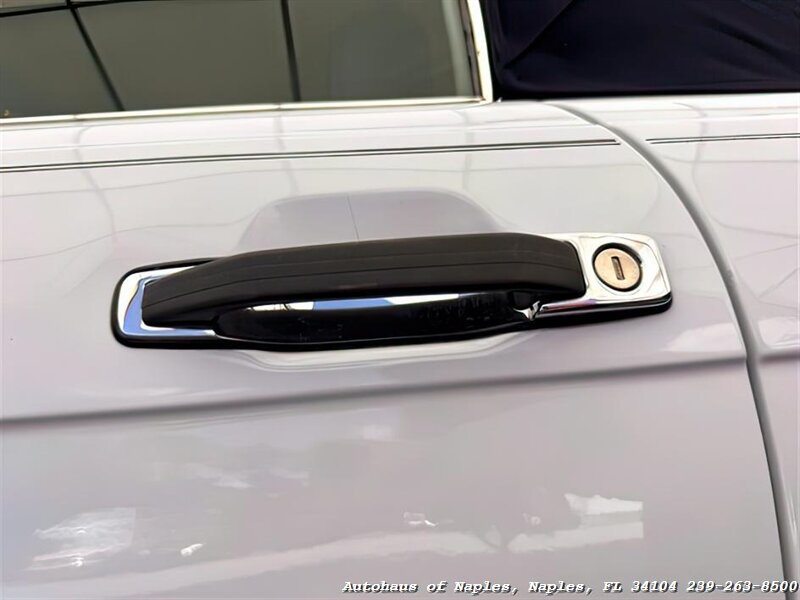 1986 Mercedes-Benz 560-Class 560 SL   - Photo 31 - Naples, FL 34104