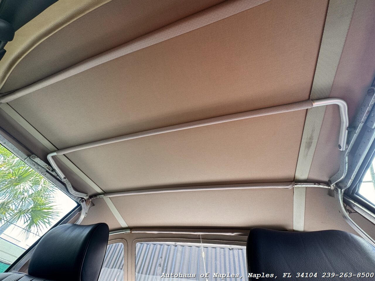 1986 Mercedes-Benz 560-Class 560 SL   - Photo 12 - Naples, FL 34104