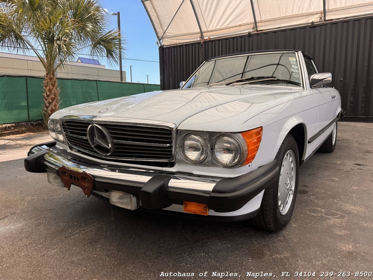 1986 Mercedes-Benz 560-Class 560 SL   - Photo 19 - Naples, FL 34104
