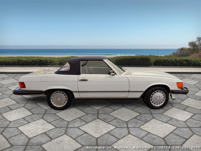 1986 Mercedes-Benz 560-Class 560 SL   - Photo 3 - Naples, FL 34104