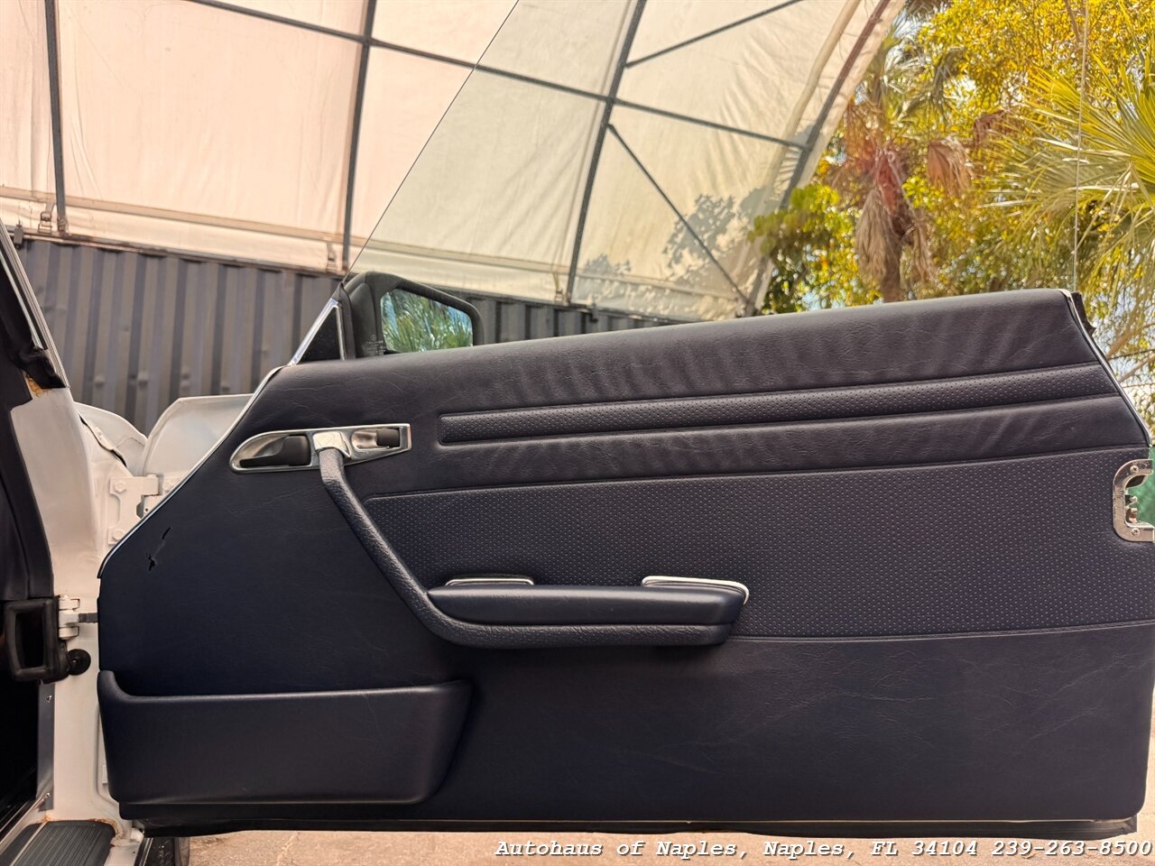 1986 Mercedes-Benz 560-Class 560 SL   - Photo 16 - Naples, FL 34104