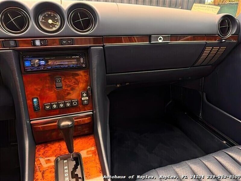 1986 Mercedes-Benz 560-Class 560 SL - Photo 9 - Naples, FL 34104