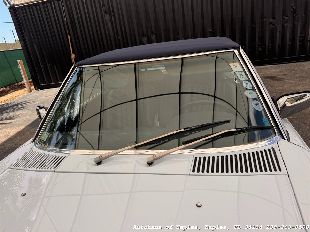1986 Mercedes-Benz 560-Class 560 SL   - Photo 39 - Naples, FL 34104