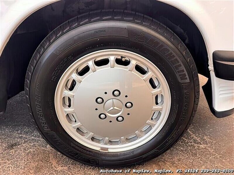 1986 Mercedes-Benz 560-Class 560 SL - Photo 35 - Naples, FL 34104