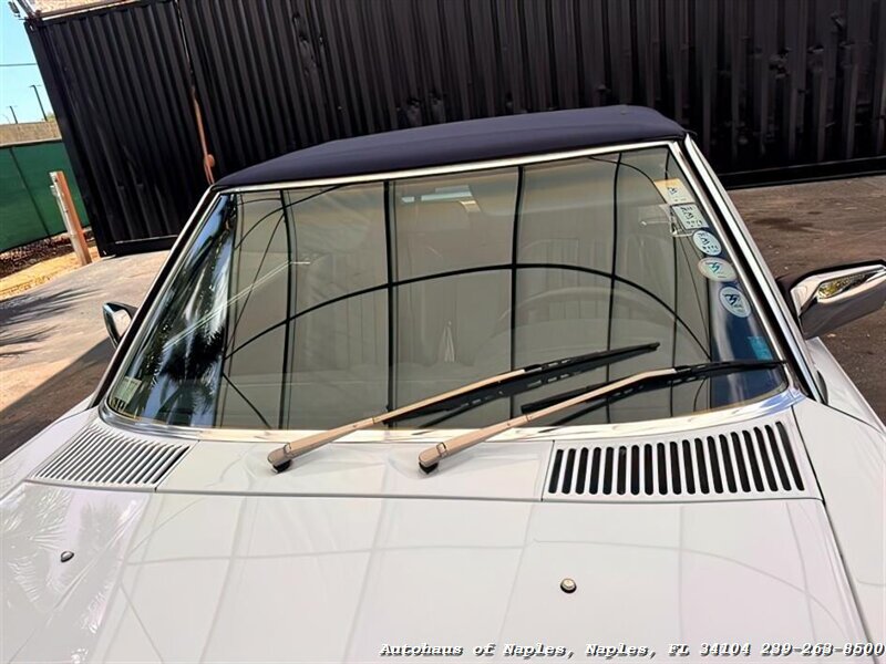 1986 Mercedes-Benz 560-Class 560 SL   - Photo 39 - Naples, FL 34104