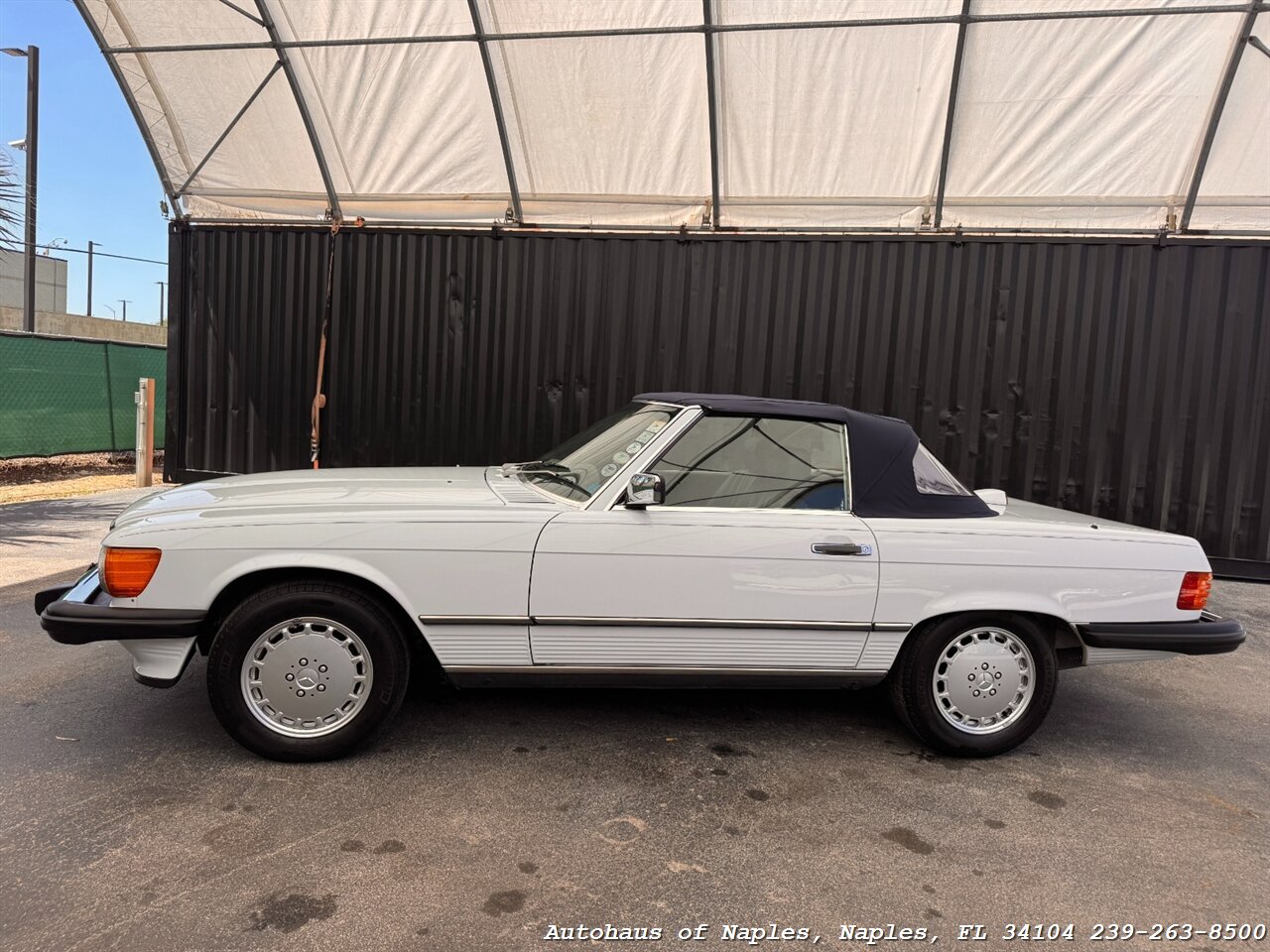 1986 Mercedes-Benz 560-Class 560 SL   - Photo 1 - Naples, FL 34104