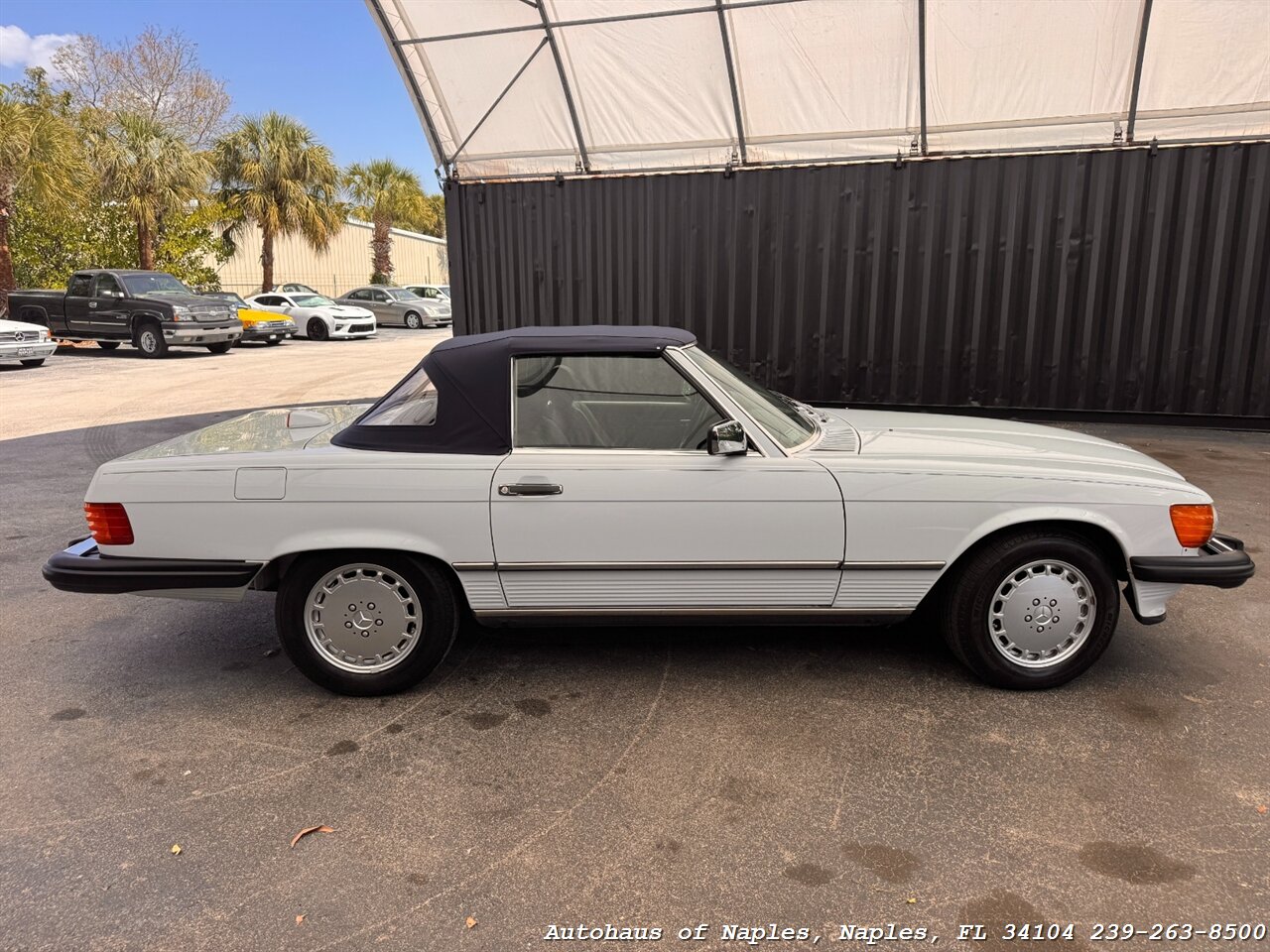 1986 Mercedes-Benz 560-Class 560 SL   - Photo 3 - Naples, FL 34104