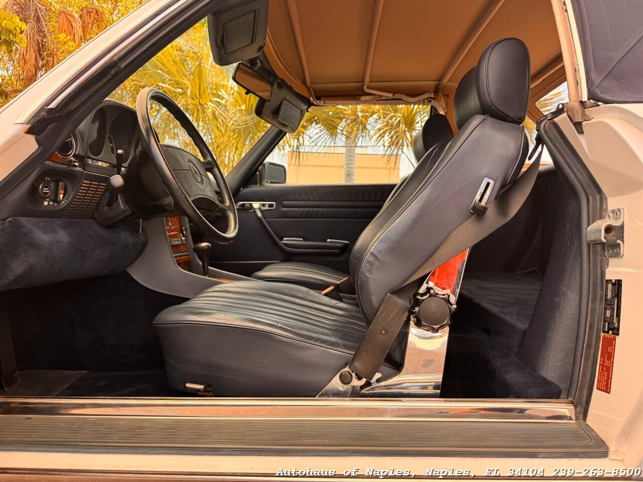 1986 Mercedes-Benz 560-Class 560 SL   - Photo 13 - Naples, FL 34104