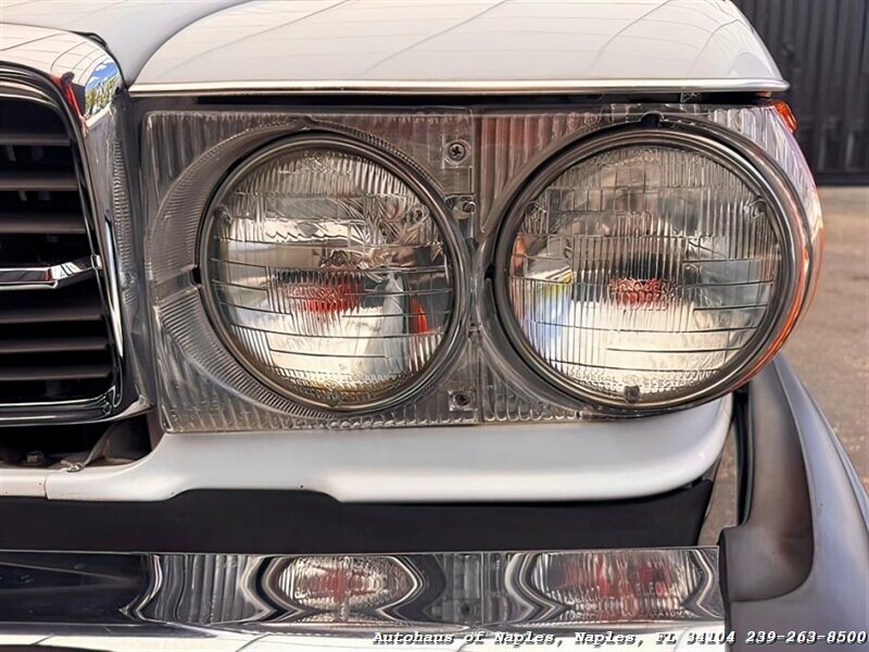 1986 Mercedes-Benz 560-Class 560 SL   - Photo 22 - Naples, FL 34104