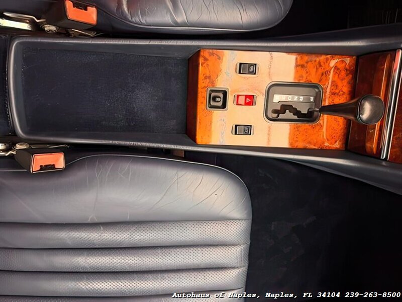 1986 Mercedes-Benz 560-Class 560 SL   - Photo 7 - Naples, FL 34104